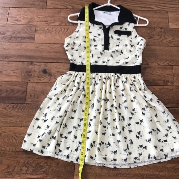 Just listed❤️. Super fun cream and black collared cat 🐈 and yarn 🧶 dress. - Picture 5 of 10